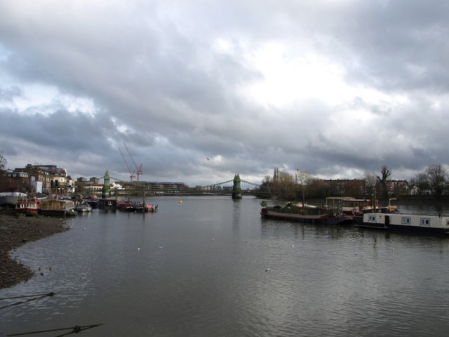 Från terassen syns Hammersmith Bridge (i bättre väder iallafall).