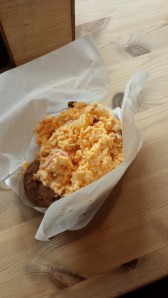 Skotsk snabbmat. Cheese, onion and pineapple.