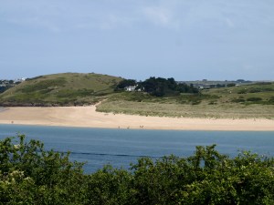 Vid stränderna runt Rock döljer sig dyra villor...