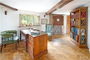 Stalldörrar är alltid trevligt. Foto: Strutt & Parker