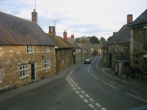 Abbotsbury från en buss.