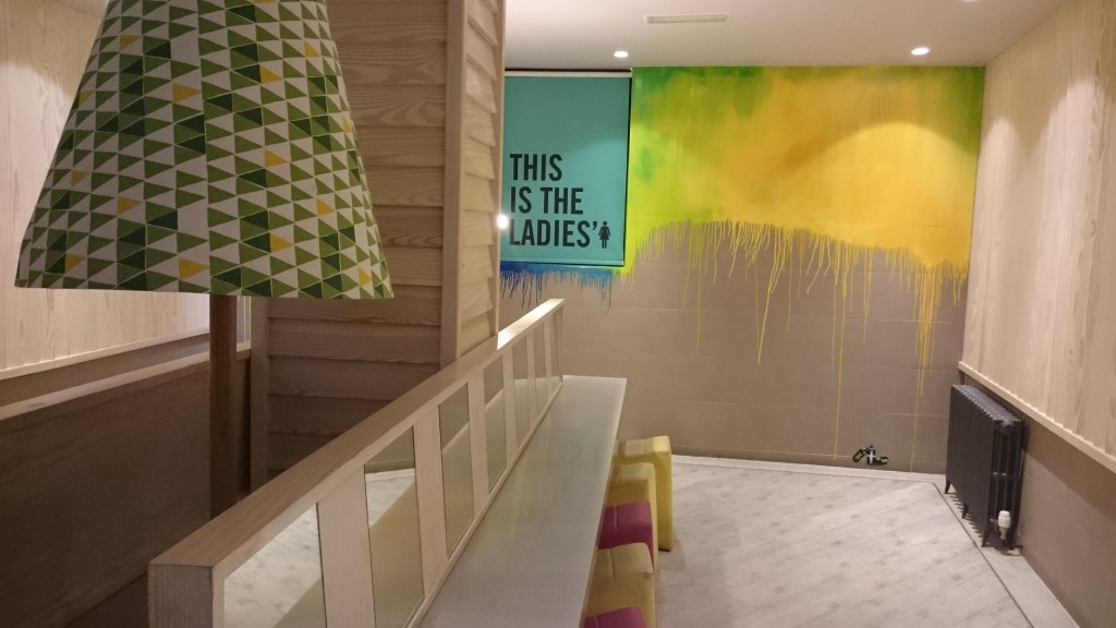 Damtoalett för partyfolk